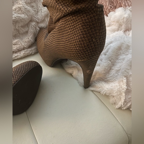 Colin Stuart Faux Leather Animal Print Platform Heeled Boots Size 11B - Picture 12 of 16